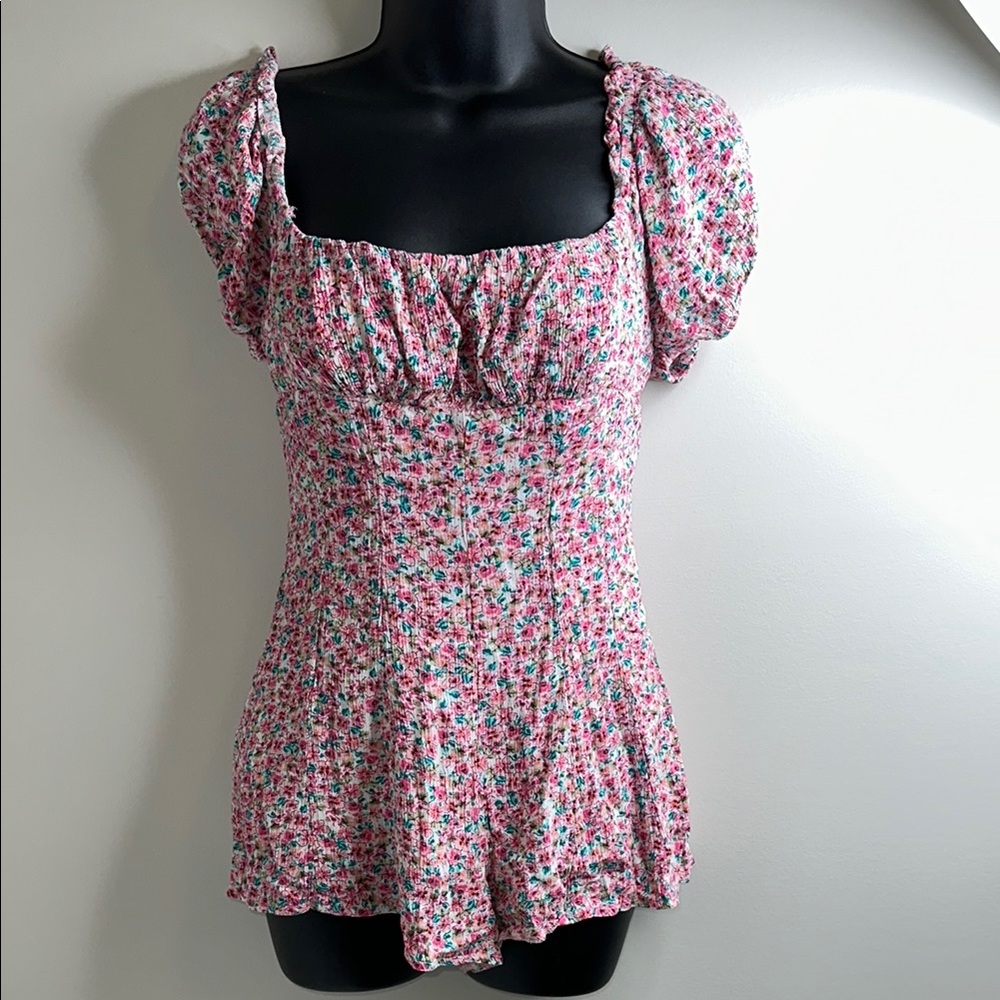 Chic Floral Romper in Pink